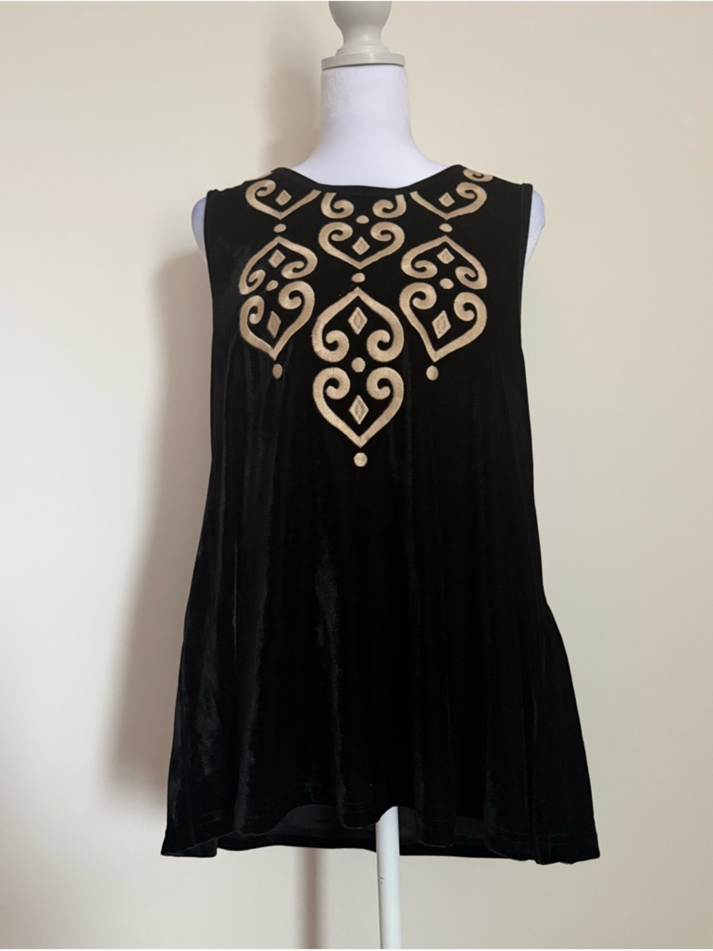THML Black Velvet Sleeveless Tank with Gold Scroll Embroidery size Large EUC